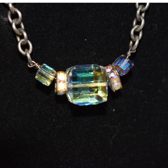 Captivating Unique Aurora Crystal Large Link Chain 18" Bib Statement Necklace - Picture 2 of 3